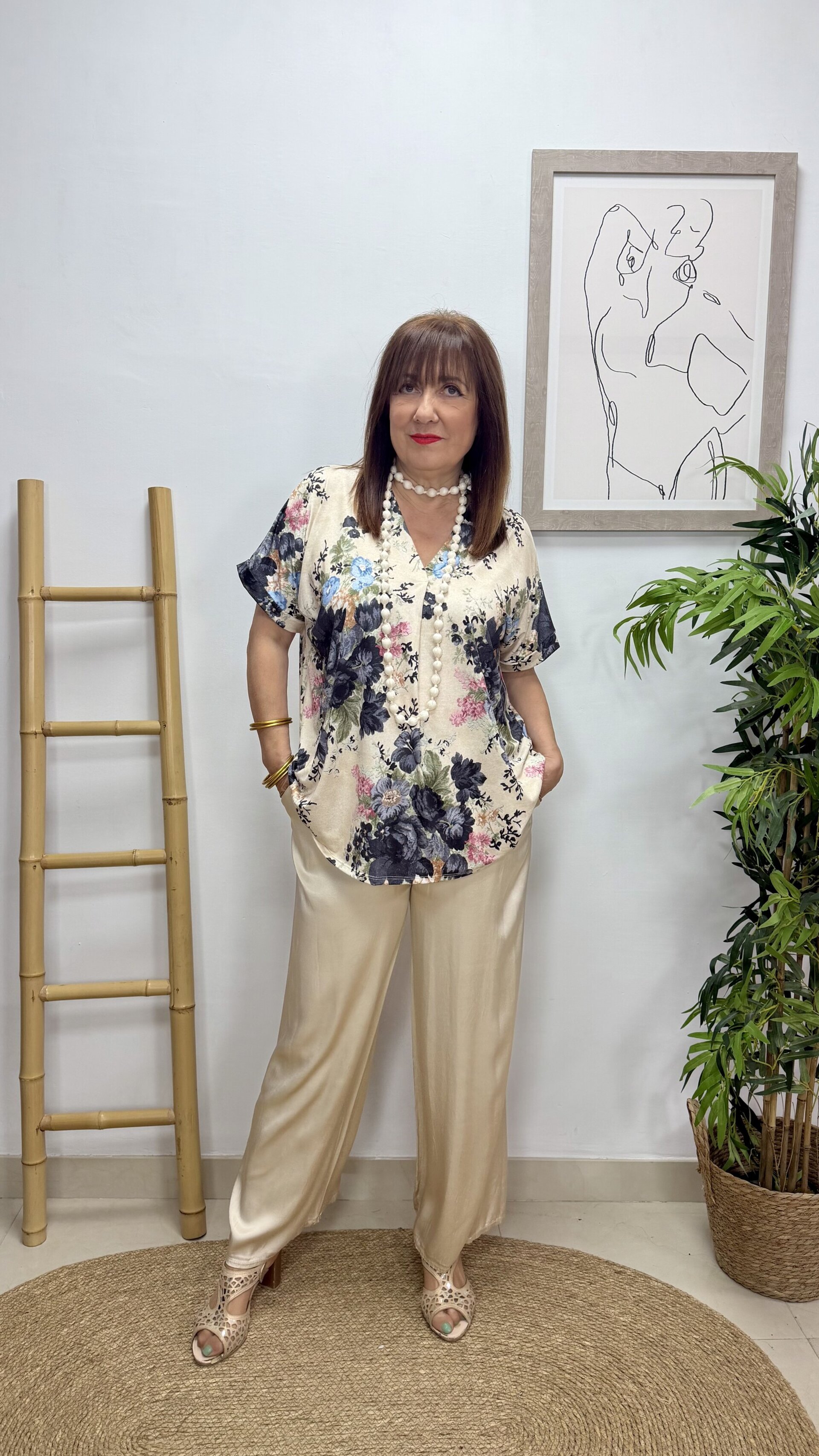 Blusa Floral Gris Claro - 1